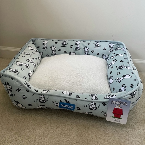 snoopy dog bed